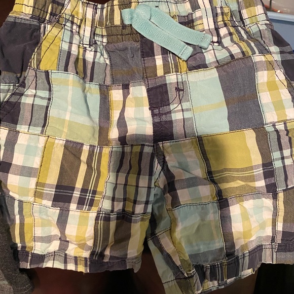Gymboree plaid shorts - Picture 2 of 2